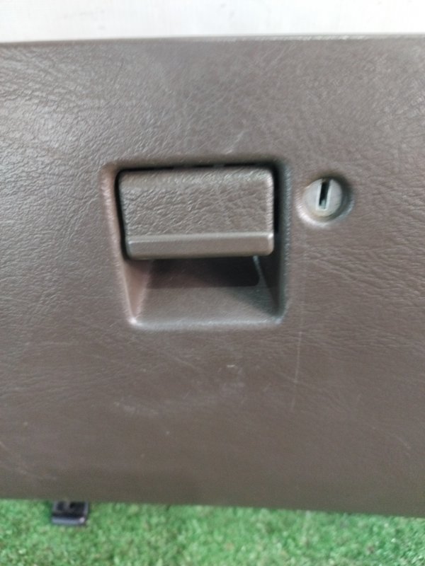 Бардачок Toyota Carina 1989 st170