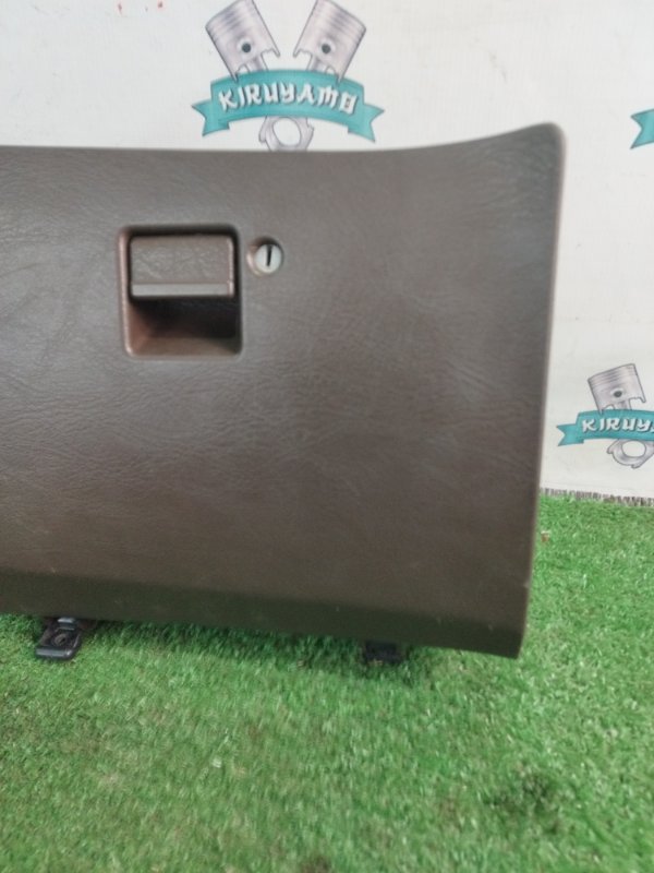 Бардачок Toyota Carina 1989 st170