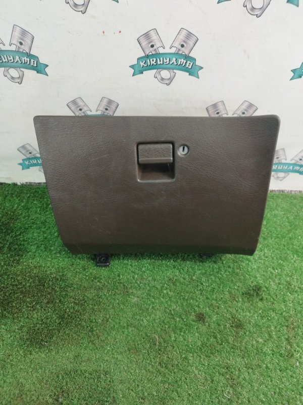 Бардачок Toyota Carina 1989 st170