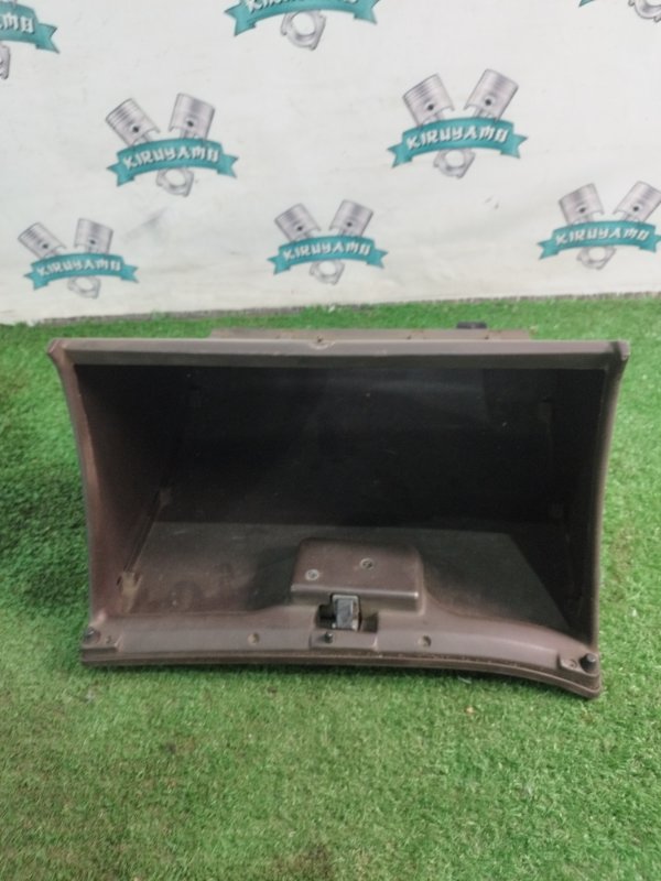 Бардачок Toyota Carina 1989 st170