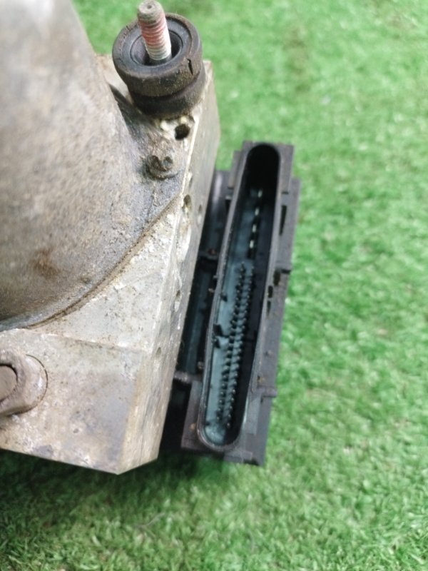 Блок ABS Toyota Verso 2009 ZGR21L-GRXEPW