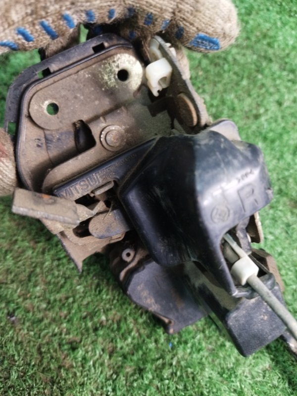 Замок боковой двери Mazda Capella 1998