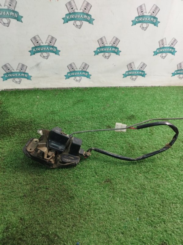 Замок боковой двери Mazda Capella 1998