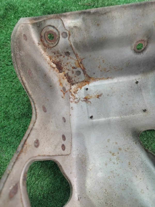 Кожух выпускного коллектора Toyota Carina 1989 st170