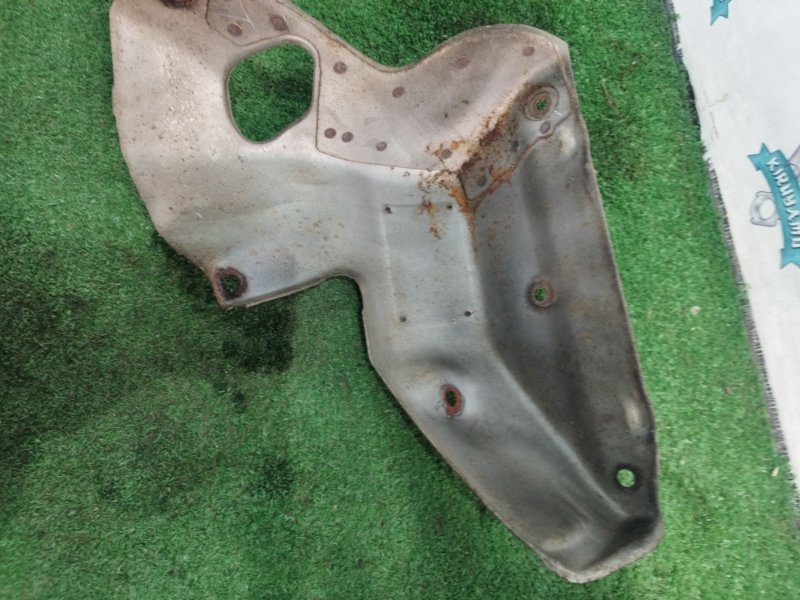 Кожух выпускного коллектора Toyota Carina 1989 st170