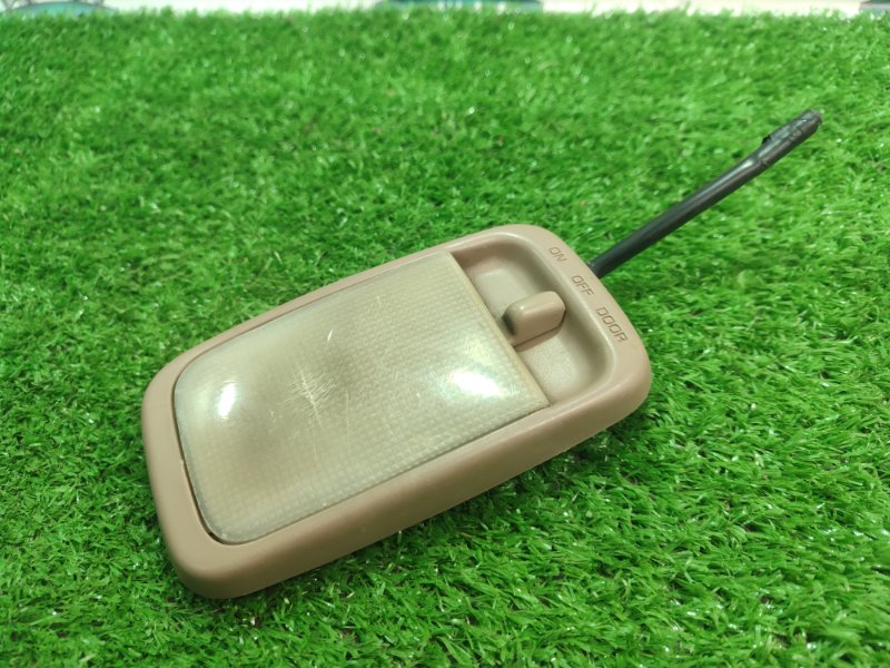 Плафон освещения салона Toyota Carina 1989 st170