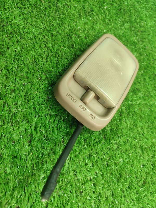 Плафон освещения салона Toyota Carina 1989 st170