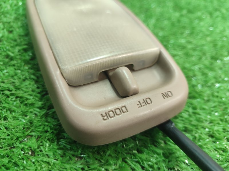 Плафон освещения салона Toyota Carina 1989 st170