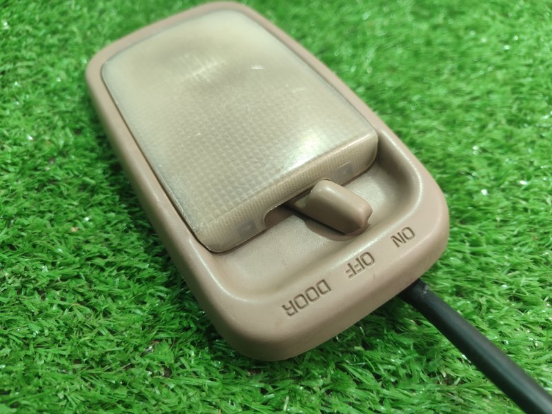 Плафон освещения салона Toyota Carina 1989 st170