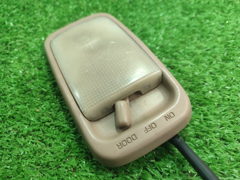 Плафон освещения салона Toyota Carina 1989 st170