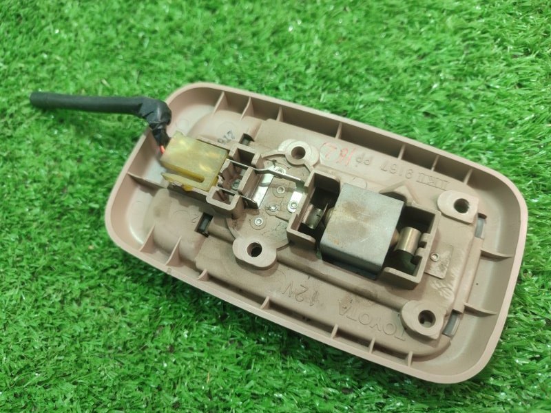 Плафон освещения салона Toyota Carina 1989 st170