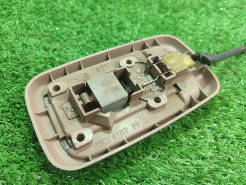 Плафон освещения салона Toyota Carina 1989 st170