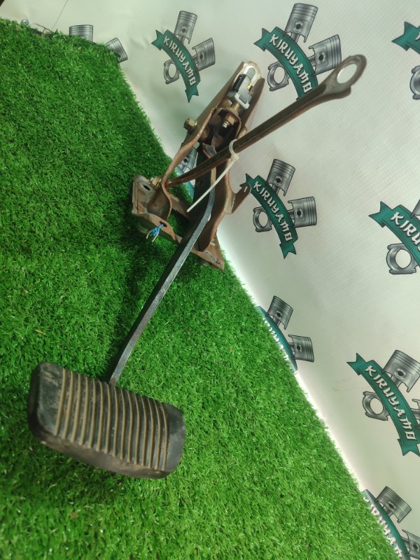 Педаль тормоза Toyota Carina 1989 st170