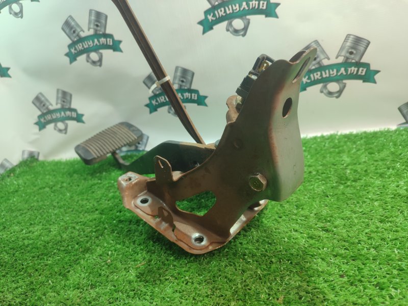 Педаль тормоза Toyota Carina 1989 st170