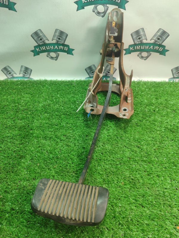 Педаль тормоза Toyota Carina 1989 st170