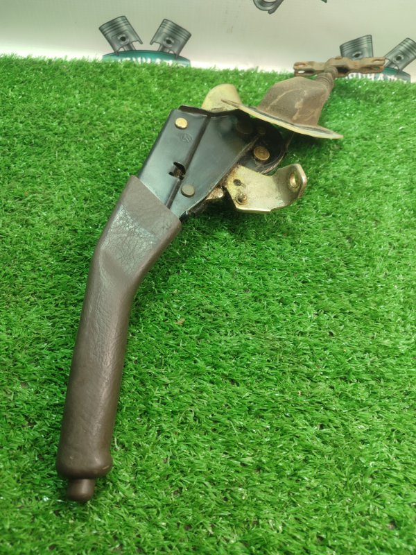 Рычаг стояночного тормоза Toyota Carina 1989 st170