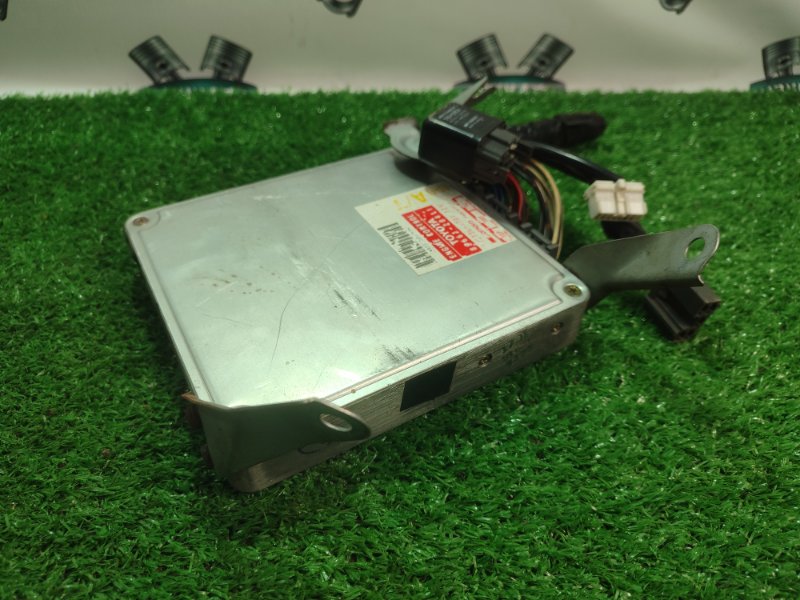 Блок управления двигателем Toyota Carina 1989 st170