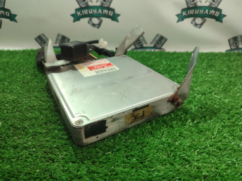 Блок управления двигателем Toyota Carina 1989 st170