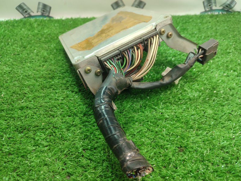 Блок управления двигателем Toyota Carina 1989 st170