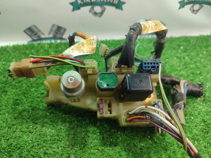 Блок предохранителей Toyota Carina 1989 st170