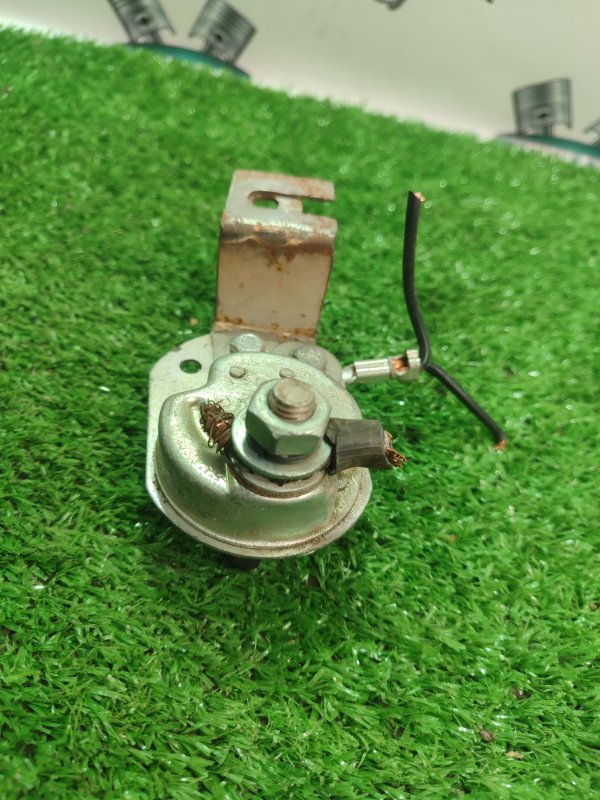 Выключатель массы винтовой Toyota Carina 1989 st170