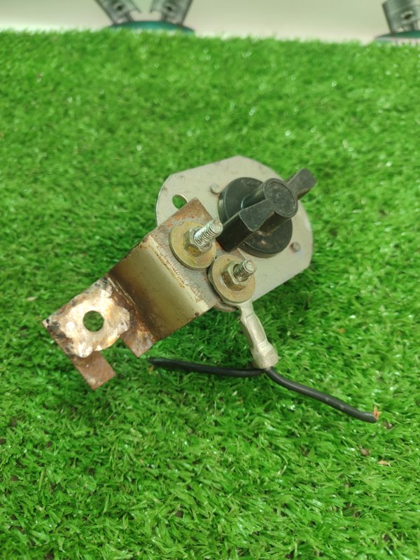 Выключатель массы винтовой Toyota Carina 1989 st170