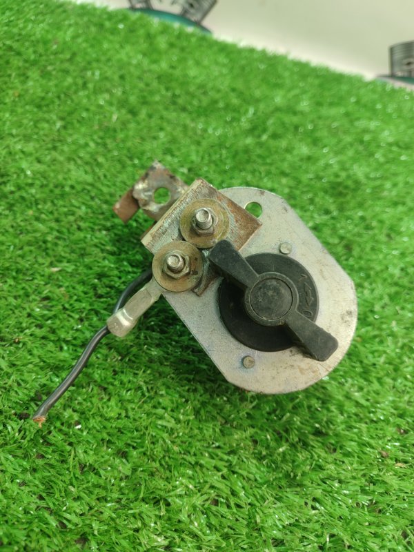 Выключатель массы винтовой Toyota Carina 1989 st170