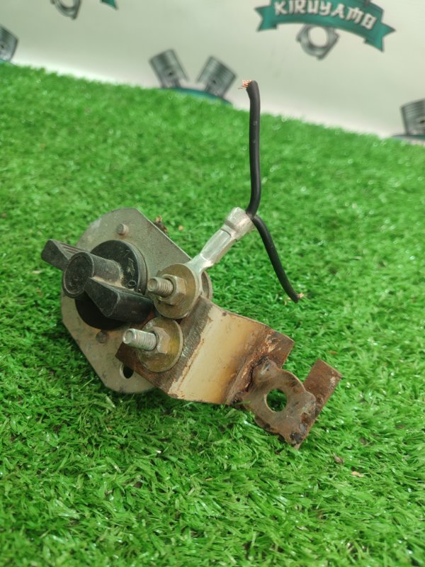 Выключатель массы винтовой Toyota Carina 1989 st170