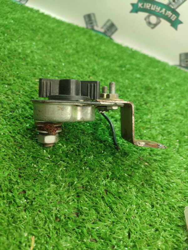 Выключатель массы винтовой Toyota Carina 1989 st170