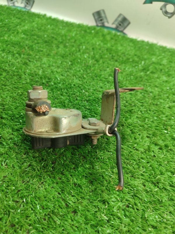 Выключатель массы винтовой Toyota Carina 1989 st170