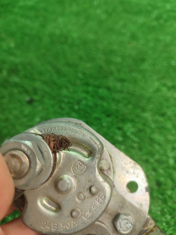 Выключатель массы винтовой Toyota Carina 1989 st170