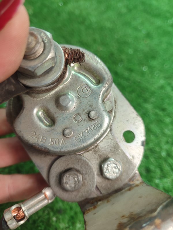 Выключатель массы винтовой Toyota Carina 1989 st170