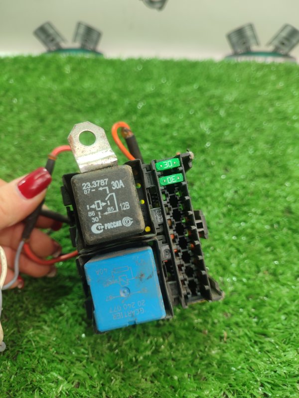 Блок предохранителей Toyota Carina 1989 st170