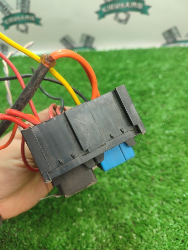 Блок предохранителей Toyota Carina 1989 st170