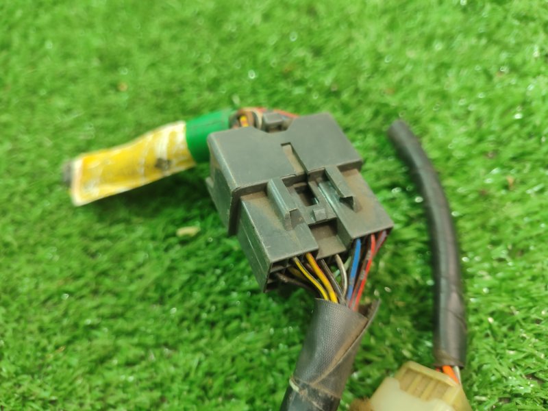 Фишка разъем Toyota Carina 1989 st170