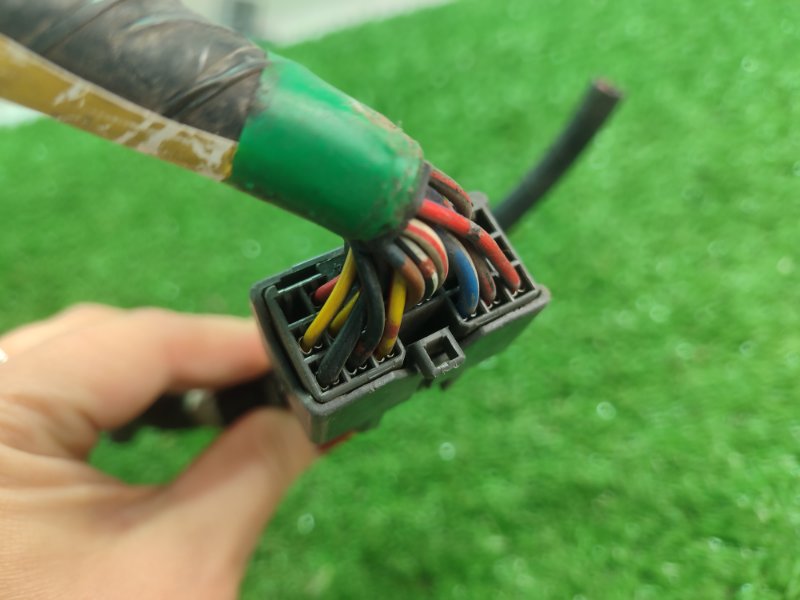 Фишка разъем Toyota Carina 1989 st170