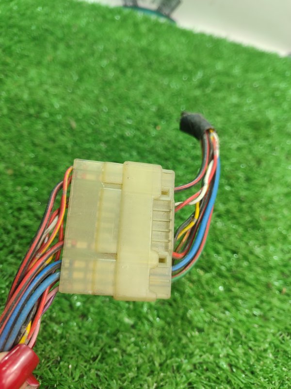 Фишка разъем Toyota Carina 1989 st170