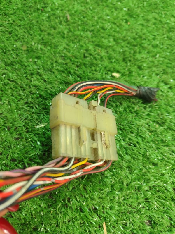 Фишка разъем Toyota Carina 1989 st170