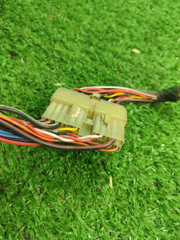 Фишка разъем Toyota Carina 1989 st170