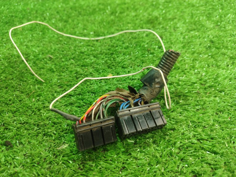 Фишка разъем Toyota Carina 1989 st170