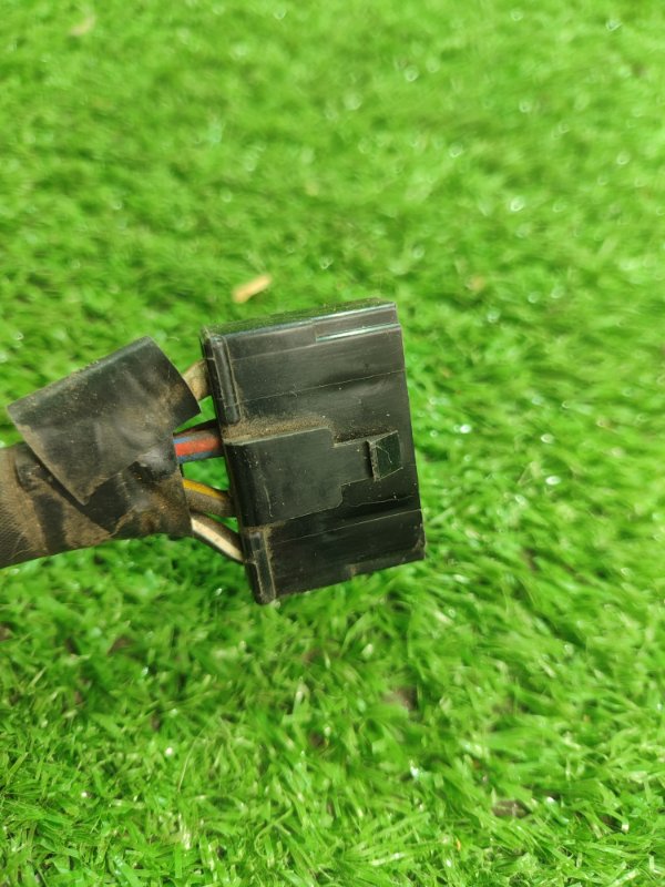 Фишка разъем Toyota Carina 1989 st170