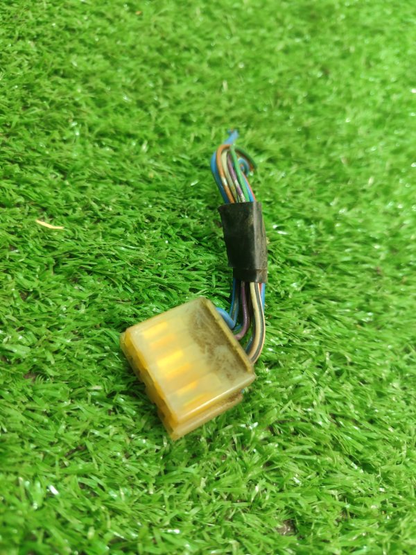 Фишка разъем Toyota Carina 1989 st170