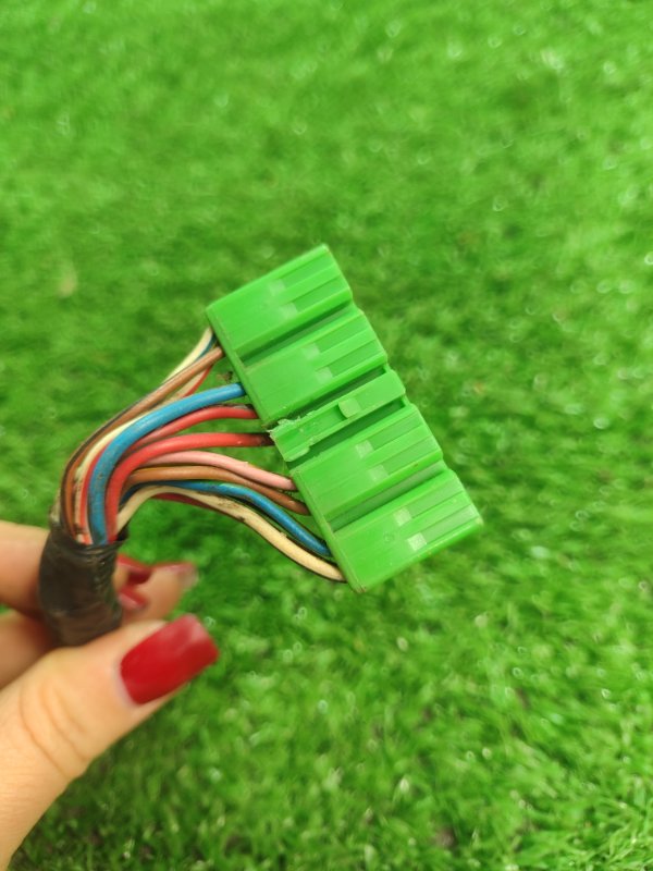 Фишка разъем Toyota Carina 1989 st170