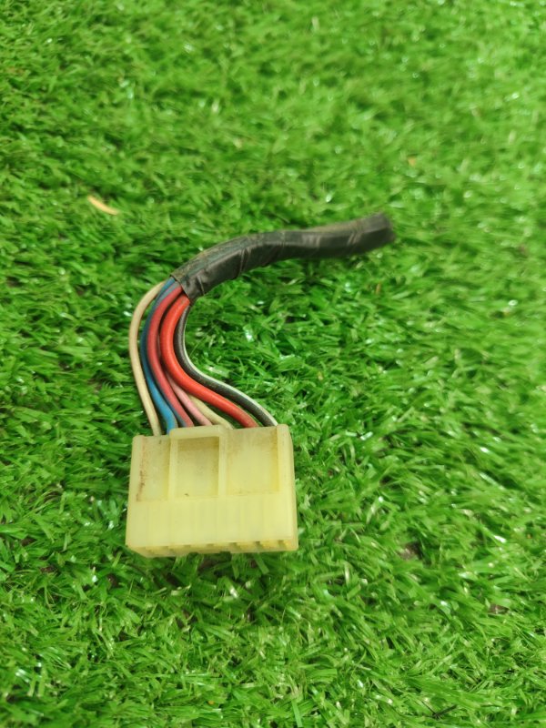 Фишка разъем Toyota Carina 1989 st170