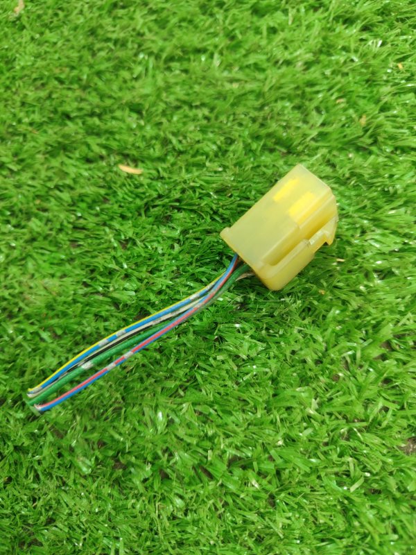 Фишка разъем Toyota Carina 1989 st170