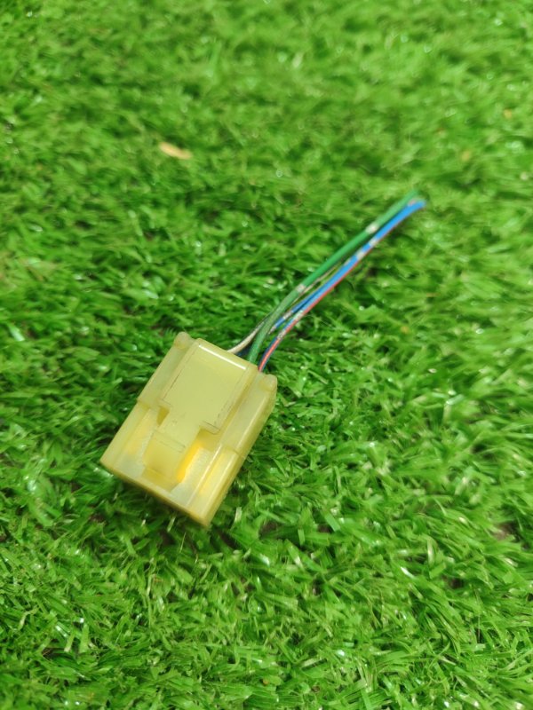 Фишка разъем Toyota Carina 1989 st170