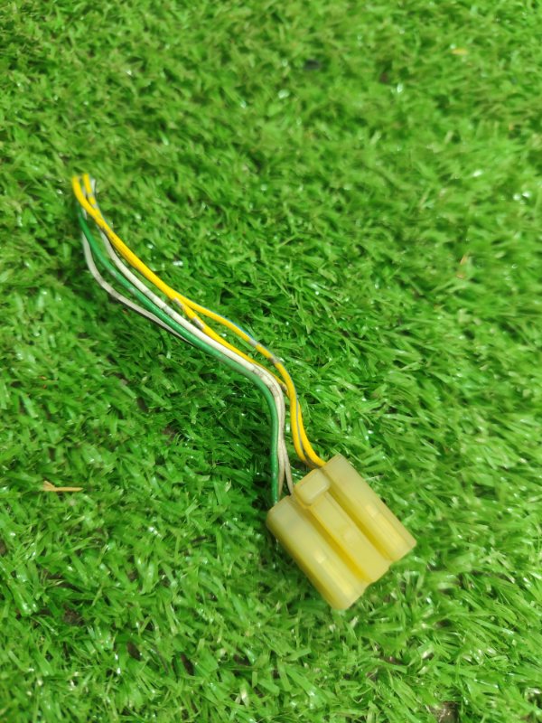 Фишка разъем Toyota Carina 1989 st170