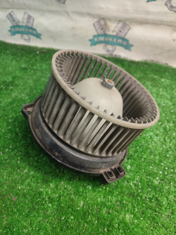 Мотор печки Toyota Carina 1989 st170