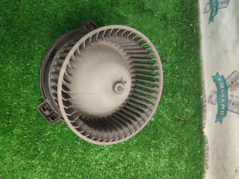 Мотор печки Toyota Carina 1989 st170