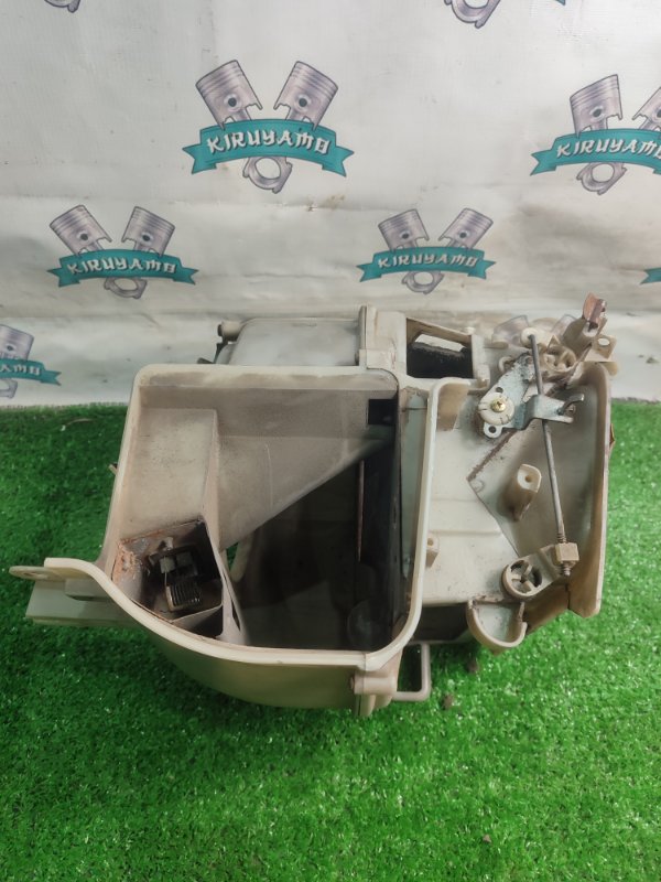 Корпус моторчика отопителя Toyota Carina 1989 st170